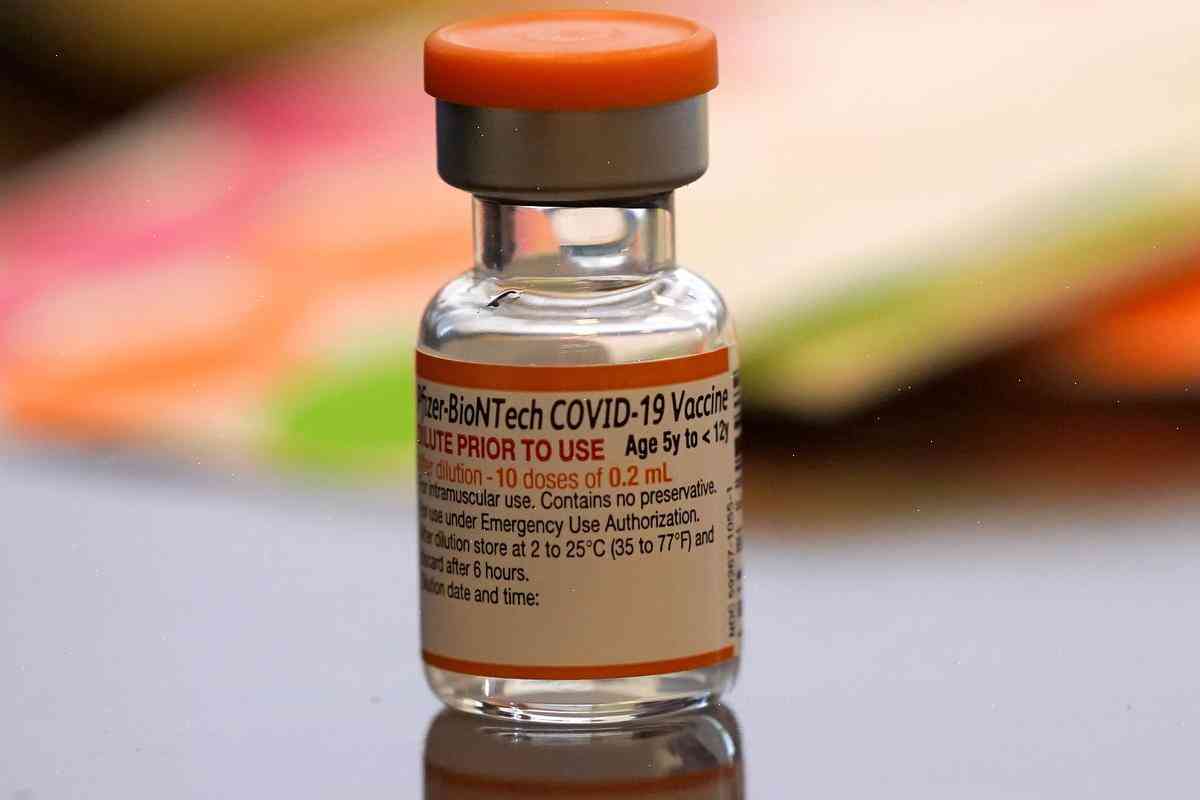 Pig-based flu vaccine leaves 29 dead in Toronto, but nearly one-third of parents say they'll get it anyway