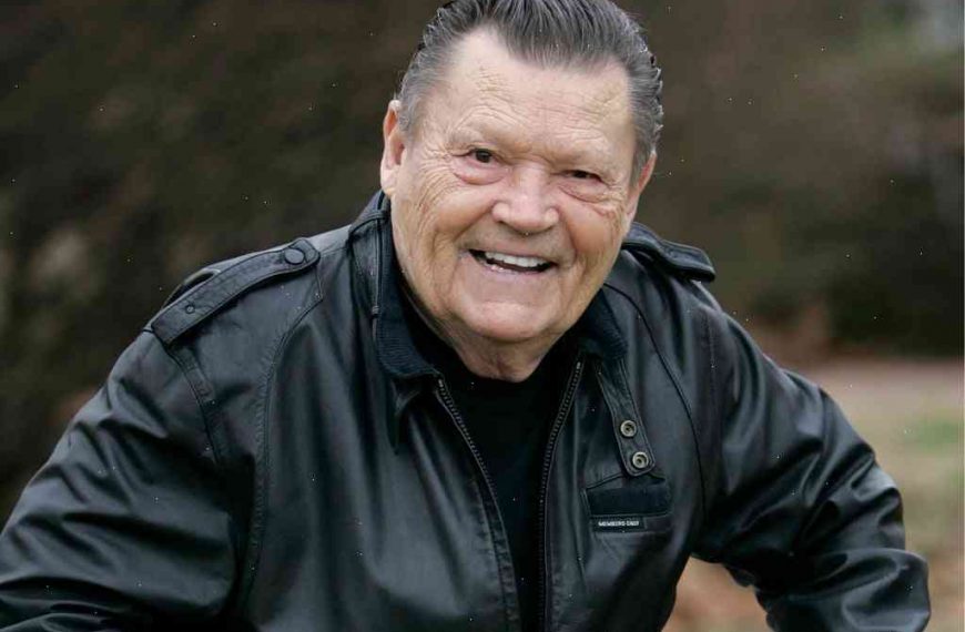 Stonewall Jackson, the first openly gay man to play in a major country music concert, dies